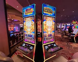 ph90 apk Casino baccarat and blackjack table game lobby on screen